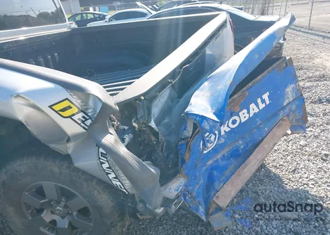 2013 Nissan Frontier Desert Runner z USA, uszkodzony, nr VIN 1N6AD0ER4DN745159